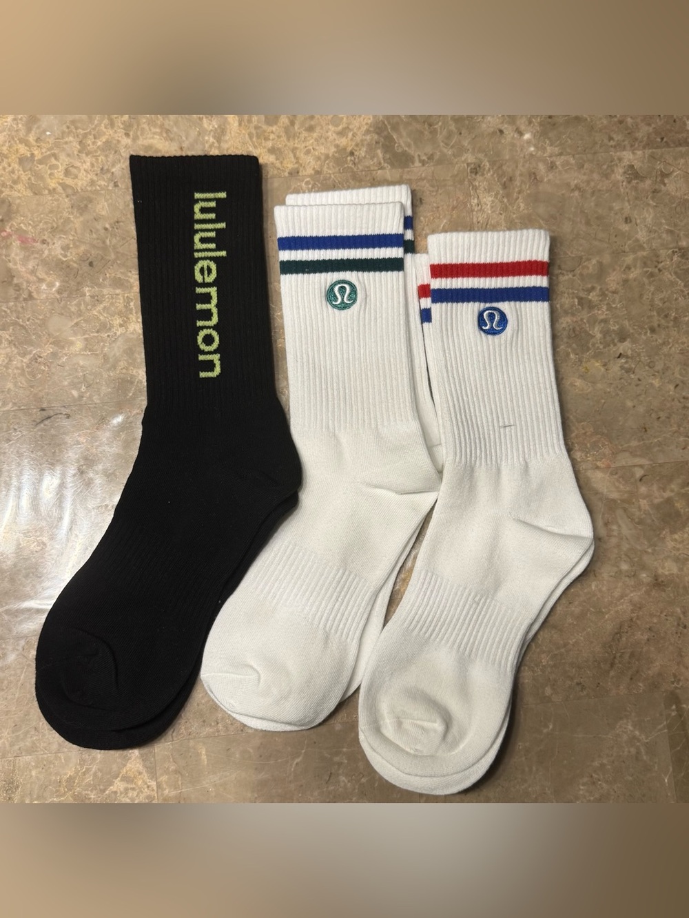 New Women’s Lululemon Athletica Socks
3 pairs Size Medium
Socks stretch